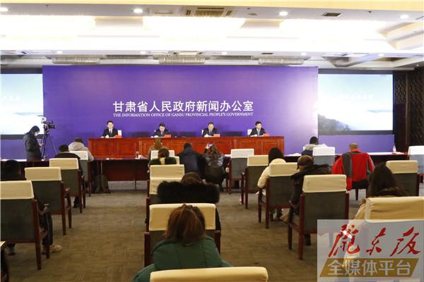 慶陽市8個縣（區(qū)）、570個貧困村、14.99萬戶61.05萬貧困人口全部脫貧