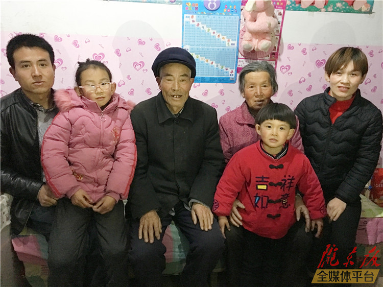【新春走基層】殘疾夫婦：“你做我的耳朵，我做你的右手”