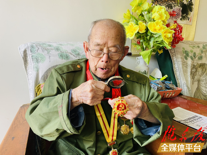 【光榮在黨50年】徐連江：“永遠跟黨走，永遠都愛國！”