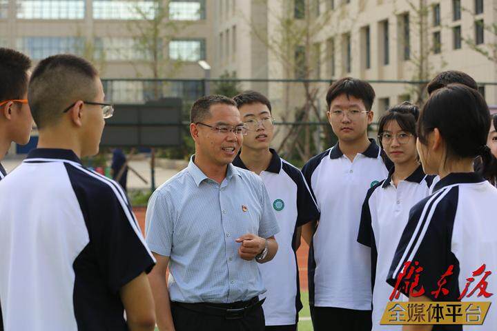 【教育高質(zhì)量發(fā)展·校長(zhǎng)訪談】聚焦內(nèi)涵謀新篇 推動(dòng)發(fā)展開新局——訪慶陽四中黨總支書記、校長(zhǎng)齊建偉
