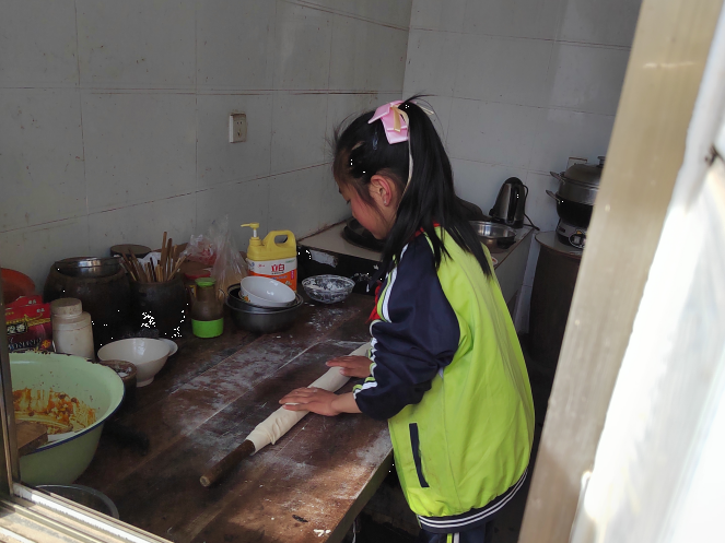 【新時代慶陽好少年·高文靜】稚肩擔孝義，自強逐光行