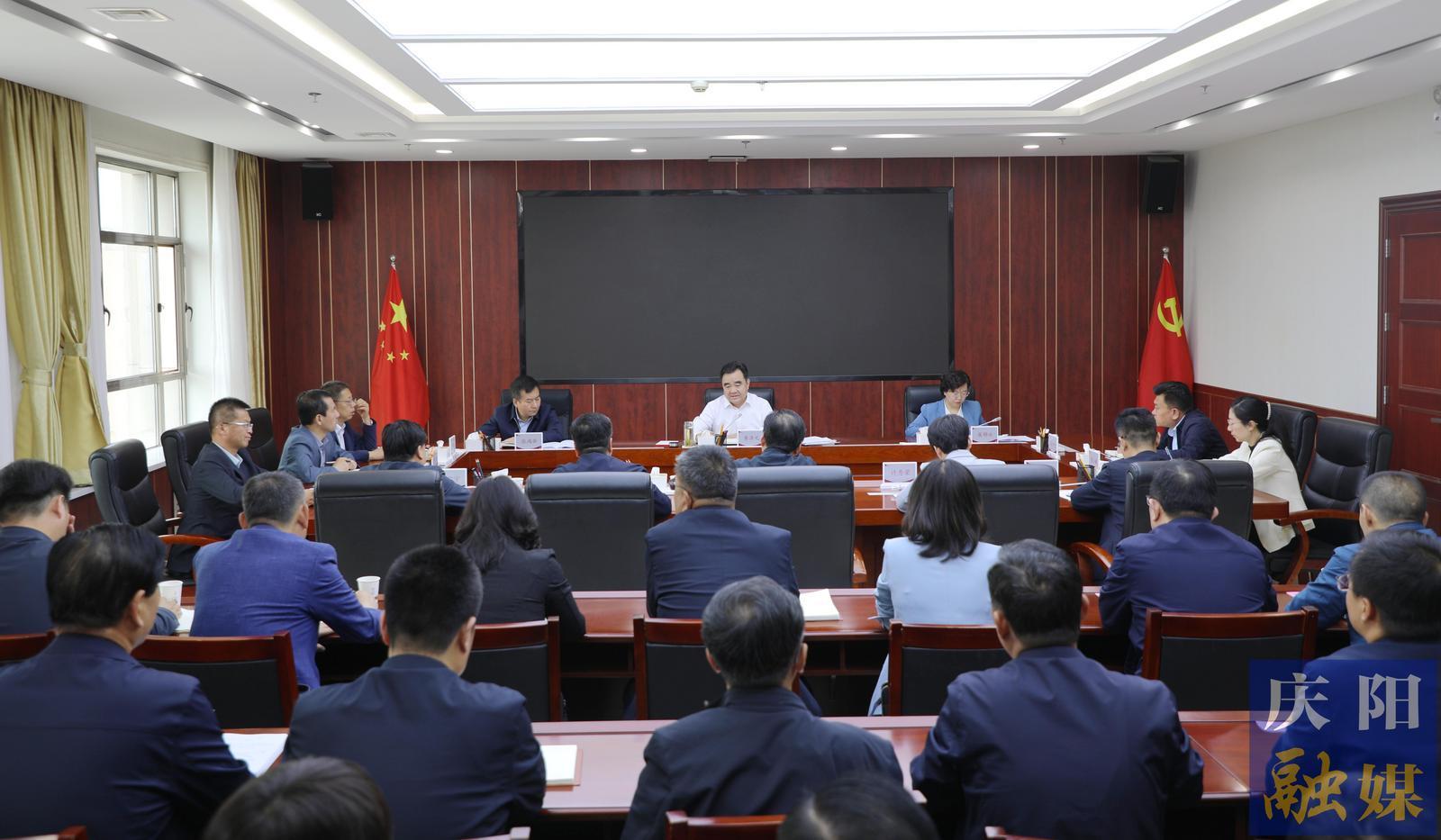 黃澤元在市紀(jì)委監(jiān)委機(jī)關(guān)調(diào)研時強調(diào) 把職責(zé)履行好 把能力提上去 把工作做扎實 為推動慶陽經(jīng)濟(jì)社會高質(zhì)量發(fā)展保駕護(hù)航
