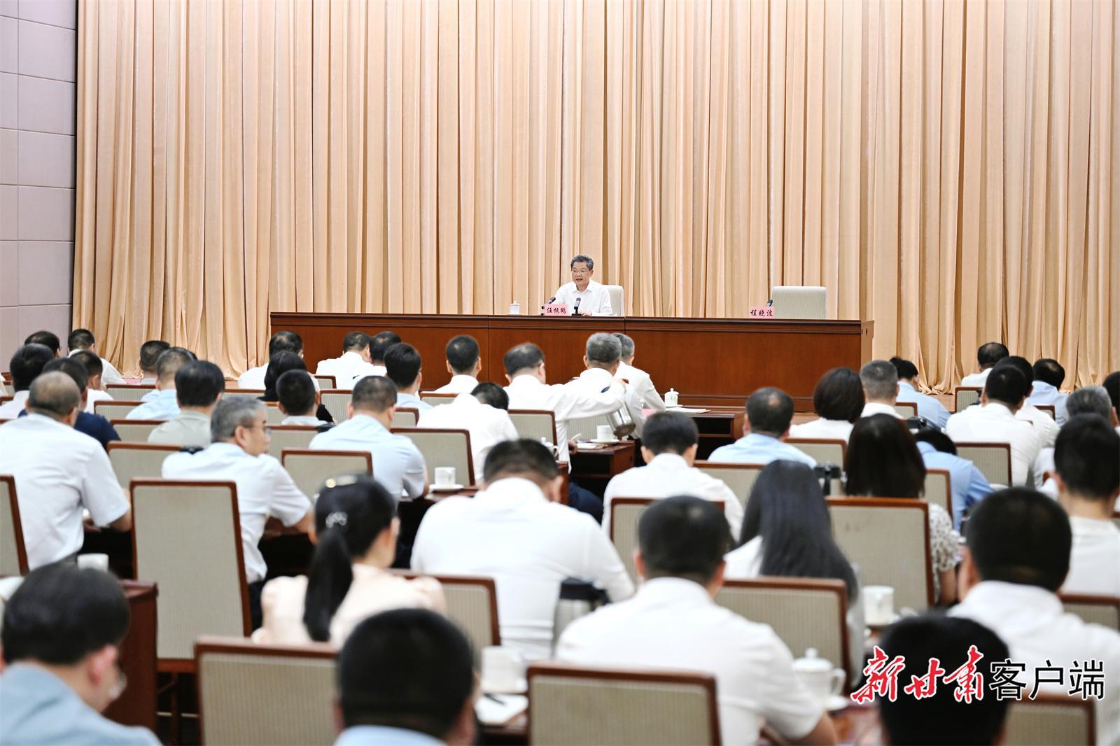 任振鶴在講深入貫徹中央八項規(guī)定精神學(xué)習(xí)教育專題黨課時強調(diào) 從習(xí)近平總書記用典感悟黨的作風(fēng)建設(shè)之道 以優(yōu)良作風(fēng)振奮精神激發(fā)斗志樹立形象推動發(fā)展